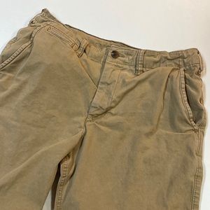 American Eagle sz 32  shorts, tan color with Next Level Flex in great condition!